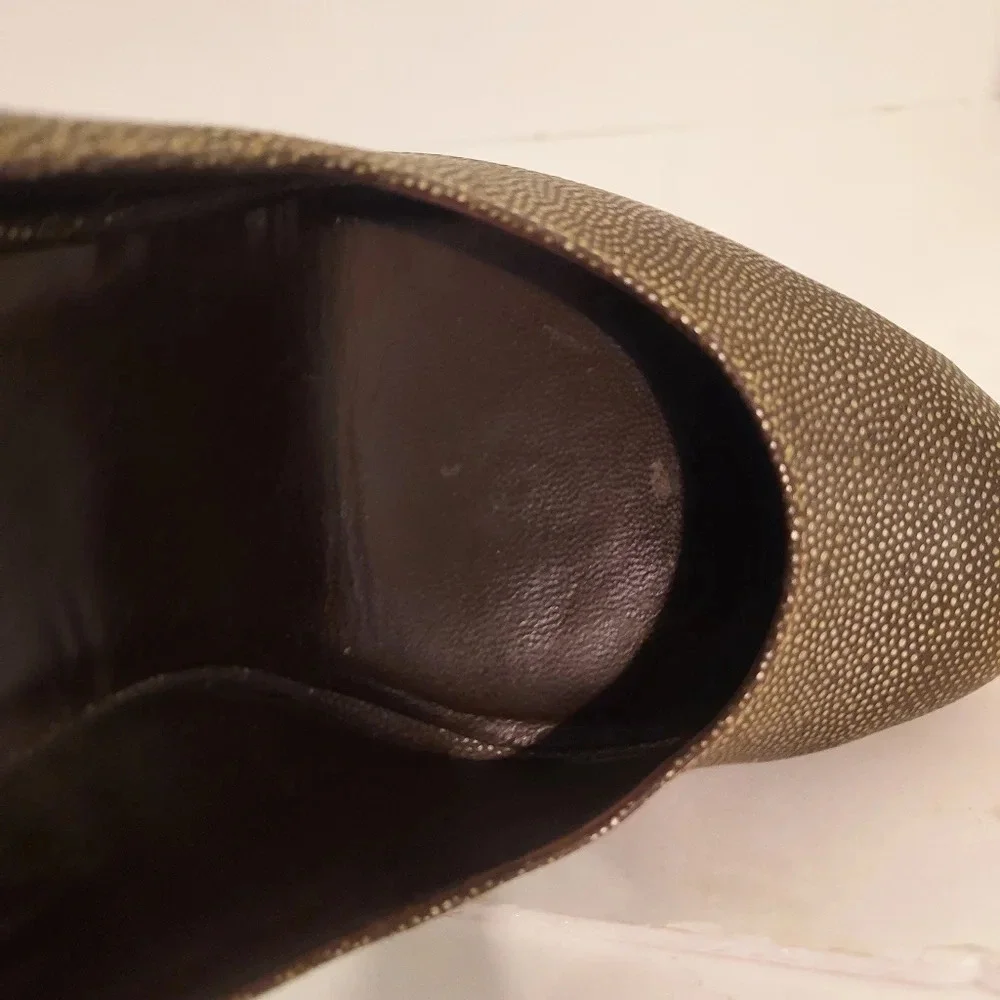 Cole Hann Textured Bronze Metallic Brown NikeAir Round Toe Pumps in Size 8.5 AA